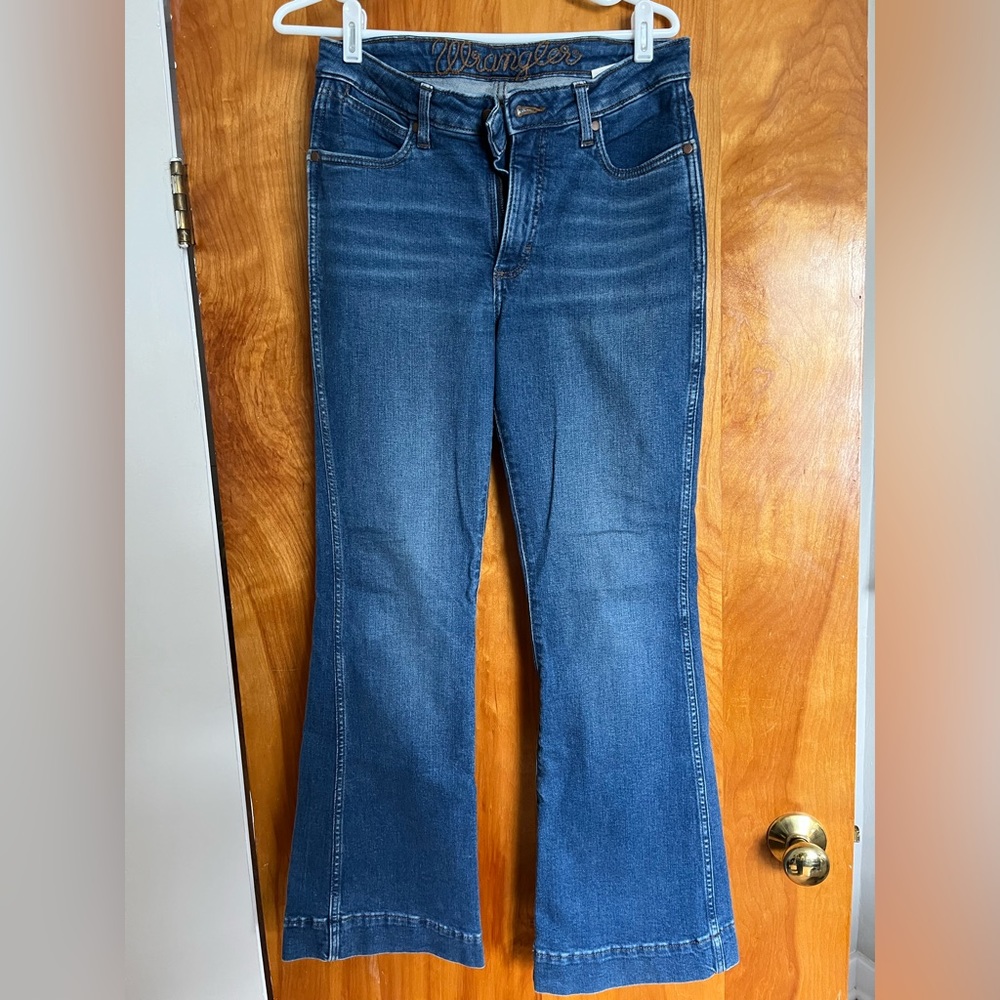 Wrangler High Waist Trouser Jean. 28x32